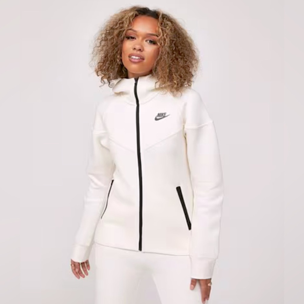 NWT Nike Windrunner Tech Fleece Hoodie Zip Jacket S